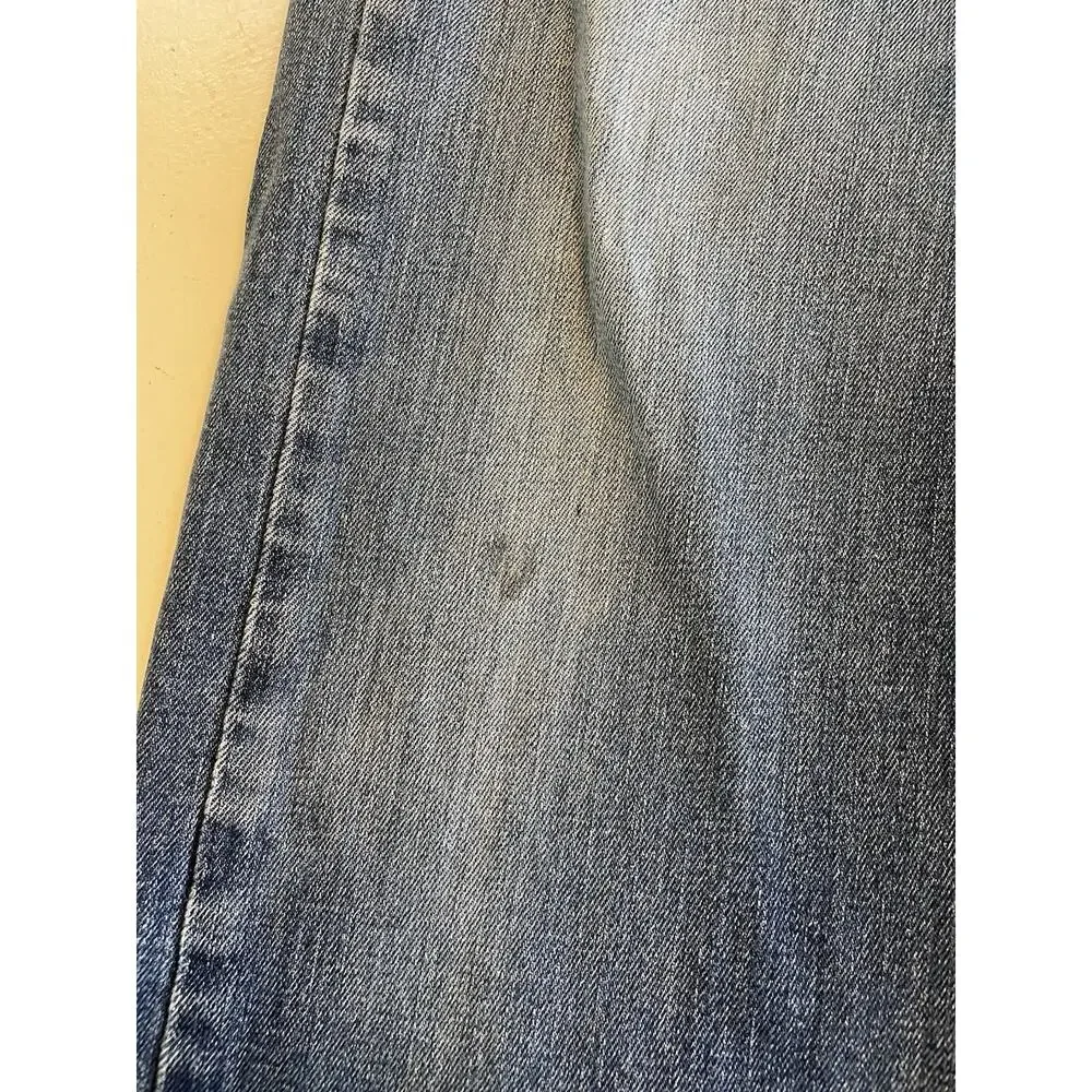 Men's Levi's 505 Blue Denim Jeans Size 36 x 32 Medium Wash Mid Rise Straight Leg